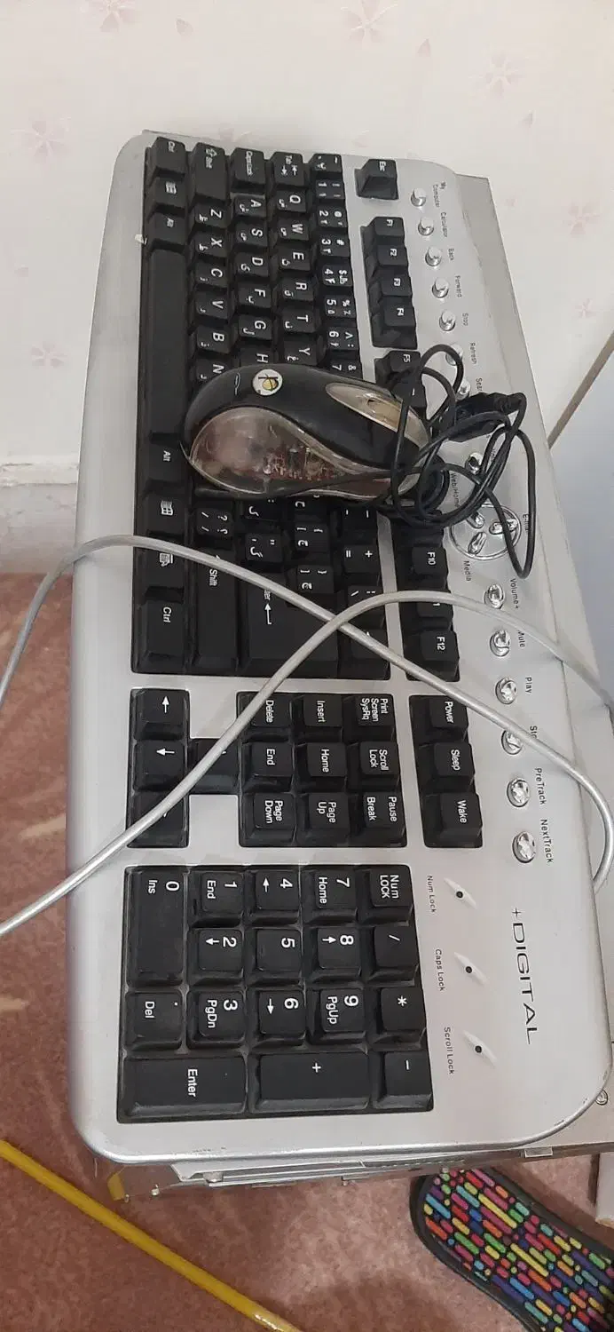 کامپیوتر  پنتیوم 4همه قطعات در حد نو هستش|رایانه رومیزی|ساوه, |دیوار