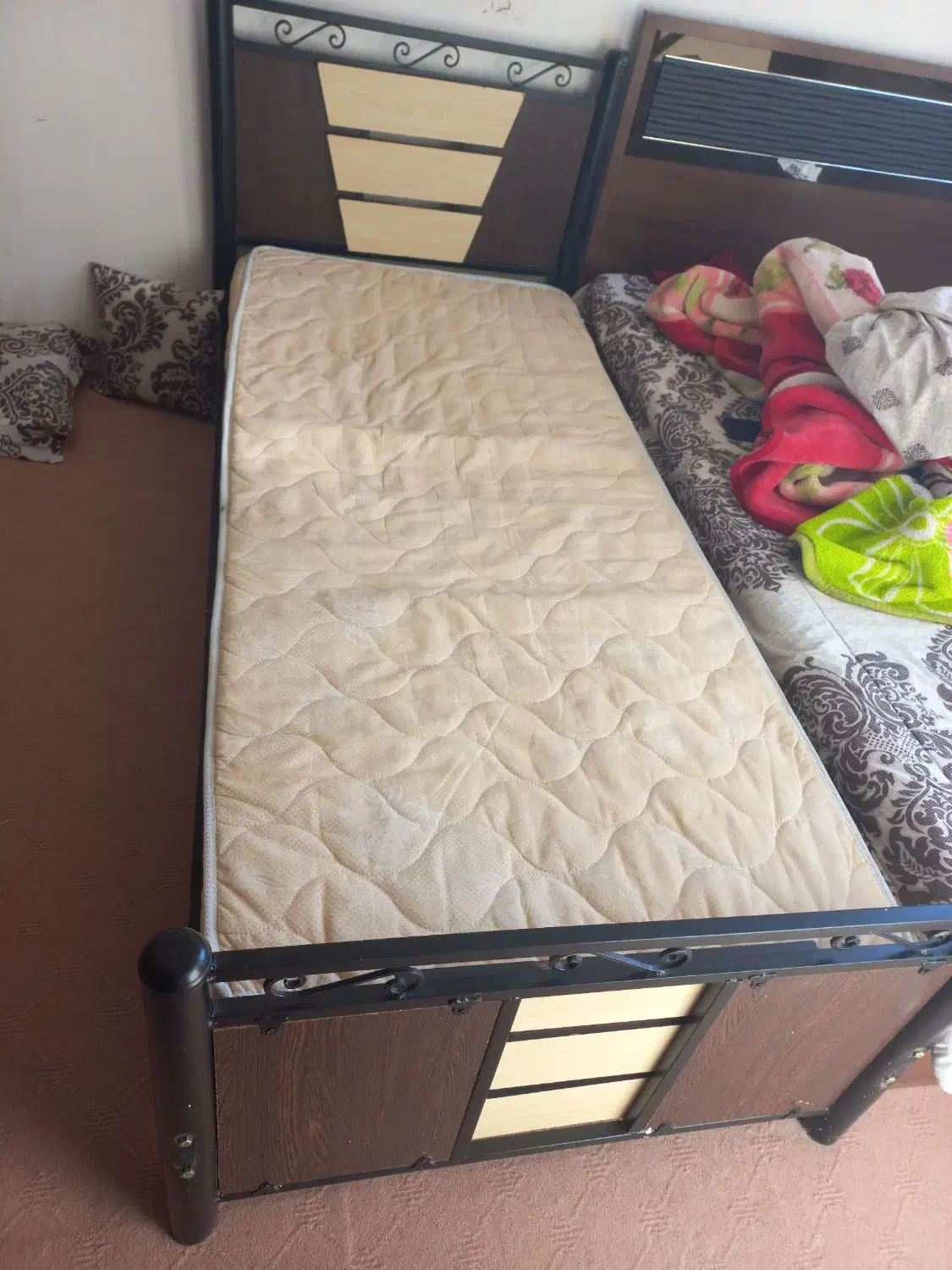 یک تخت وخواب برای فروش|تخت و سرویس خواب|مریوان, |دیوار