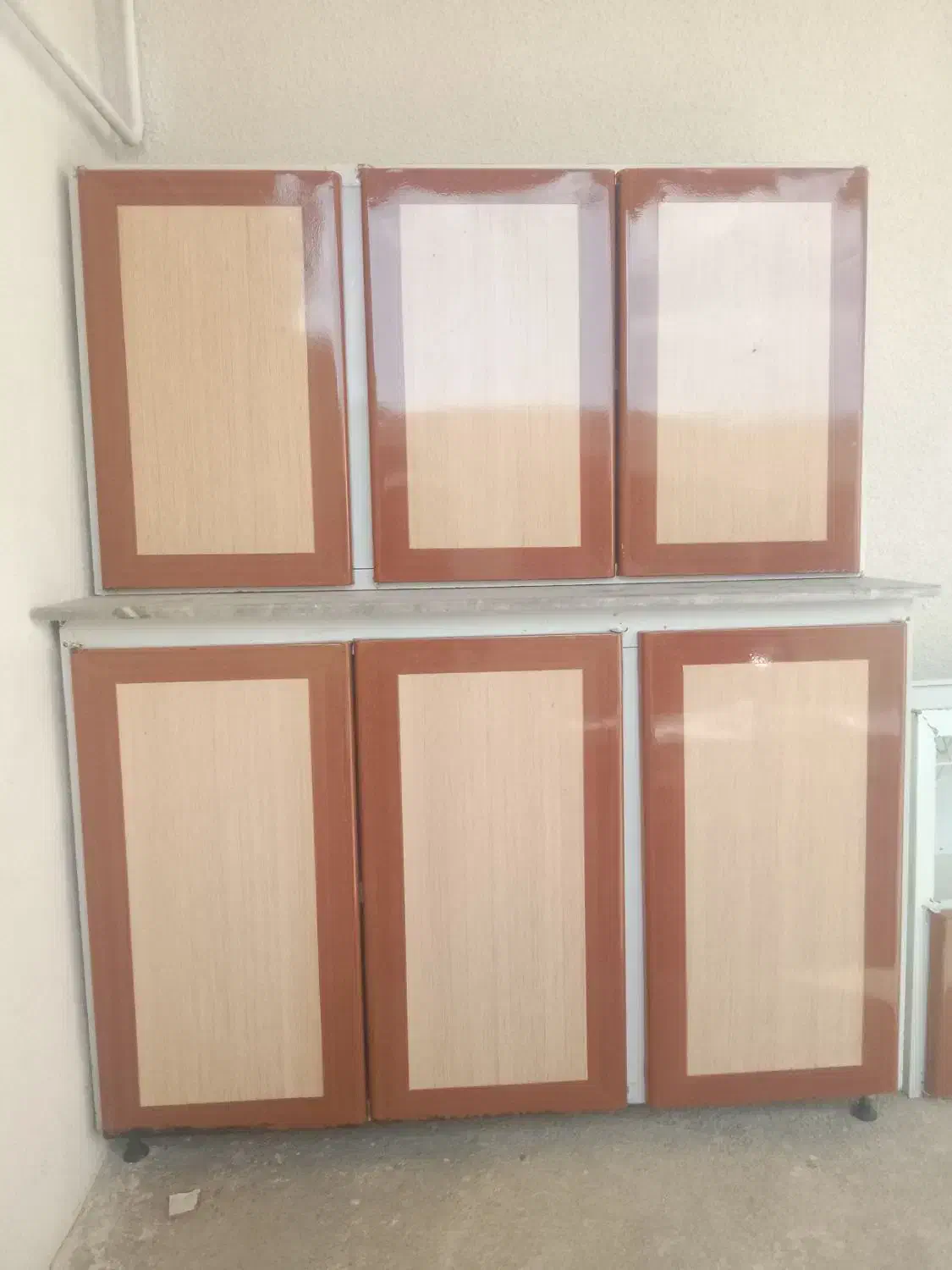 12000000|آب‌چکان و نظم‌دهنده ظروف|قروه, |دیوار