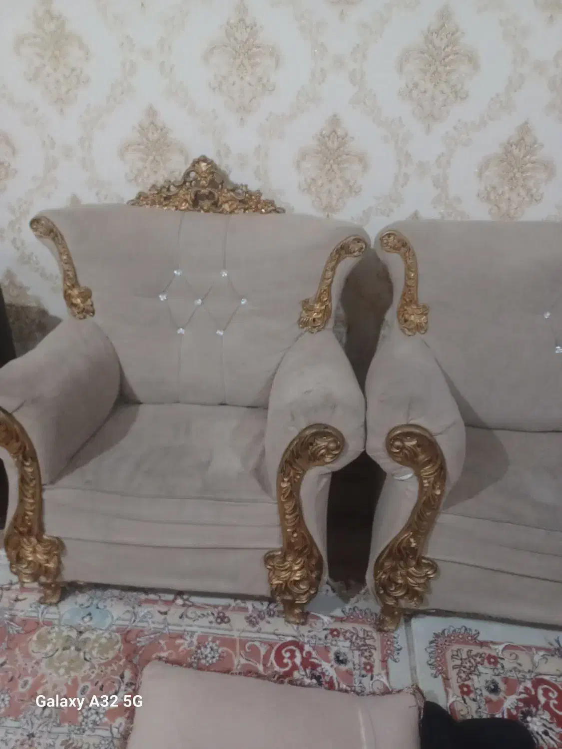 یه دست مبل راحتی ۷ نفره در حد تمیز و قابل استفاده|مبلمان خانگی و میز عسلی|اهر, |دیوار