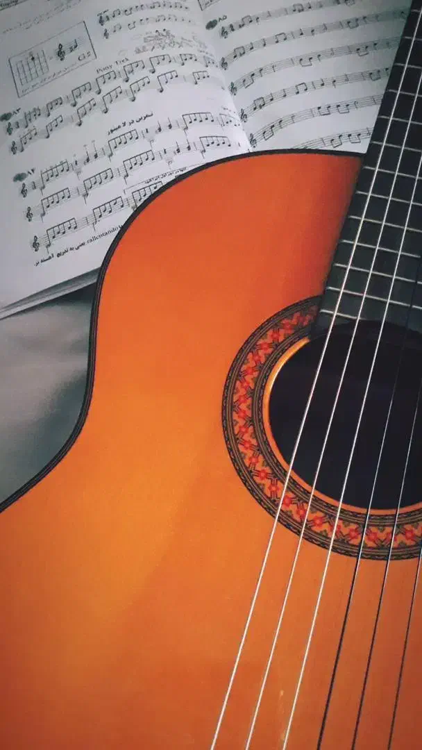 گیتار اسپانیایی به همراه پک ویژه|گیتار، بیس، امپلیفایر|مشهد, شهید فرامرز عباسی|دیوار