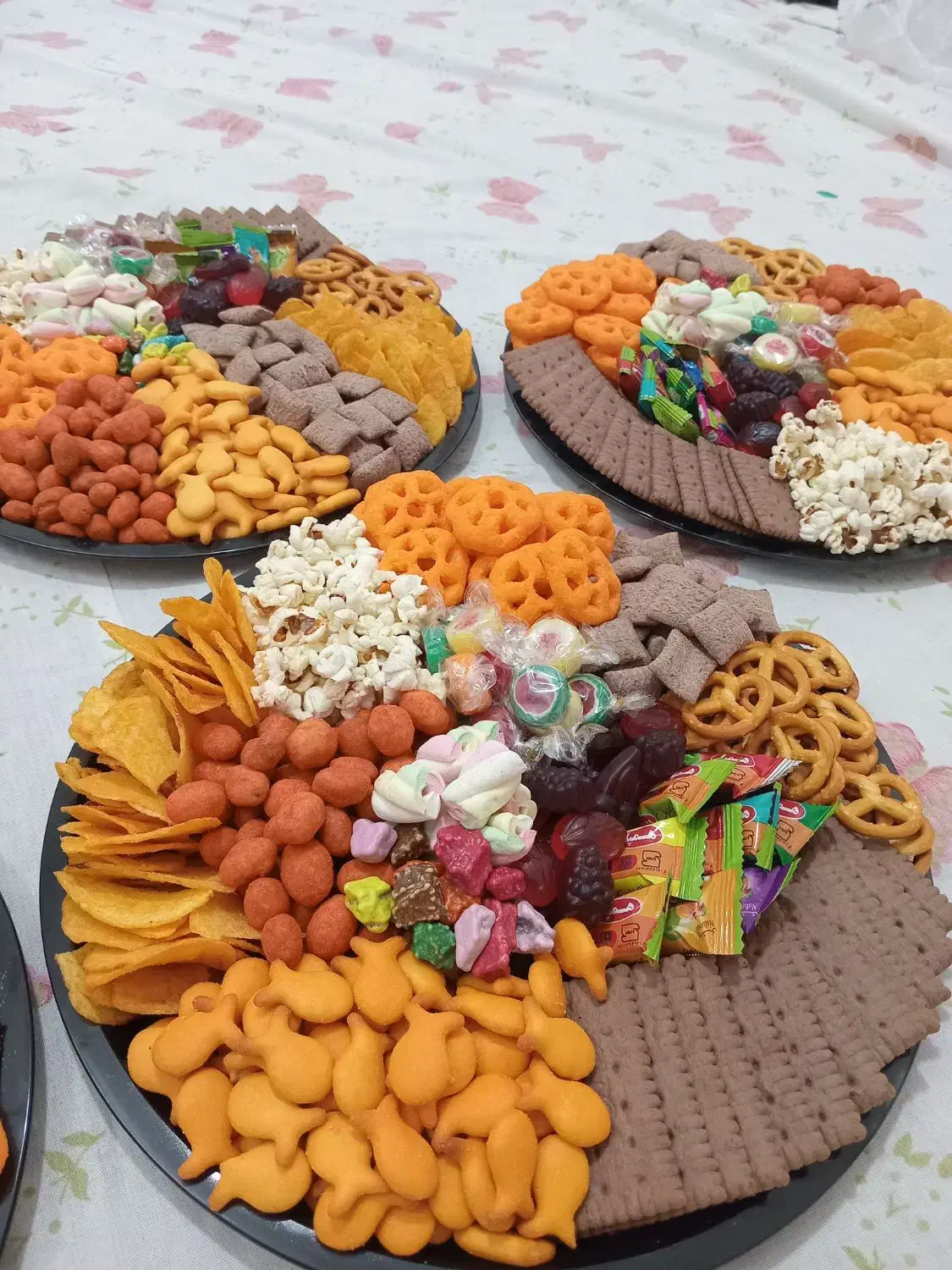 سفارش انواع غذا وکیک ها و...|خدمات پذیرایی، مراسم|جهرم, |دیوار