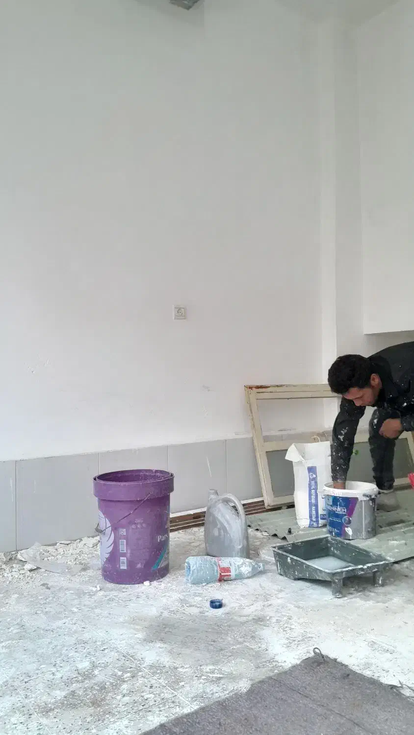 رنگ آمیزی ساختمان ورنگ صنعتی|خدمات پیشه و مهارت|لنجان, |دیوار