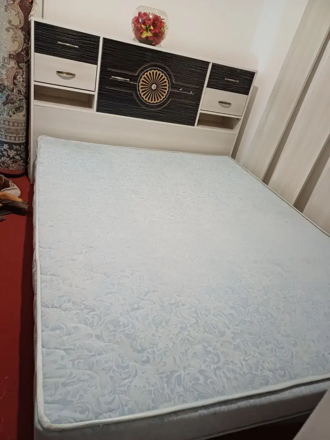 تخت خواب دونفره در حد|تخت و سرویس خواب|الوند, |دیوار