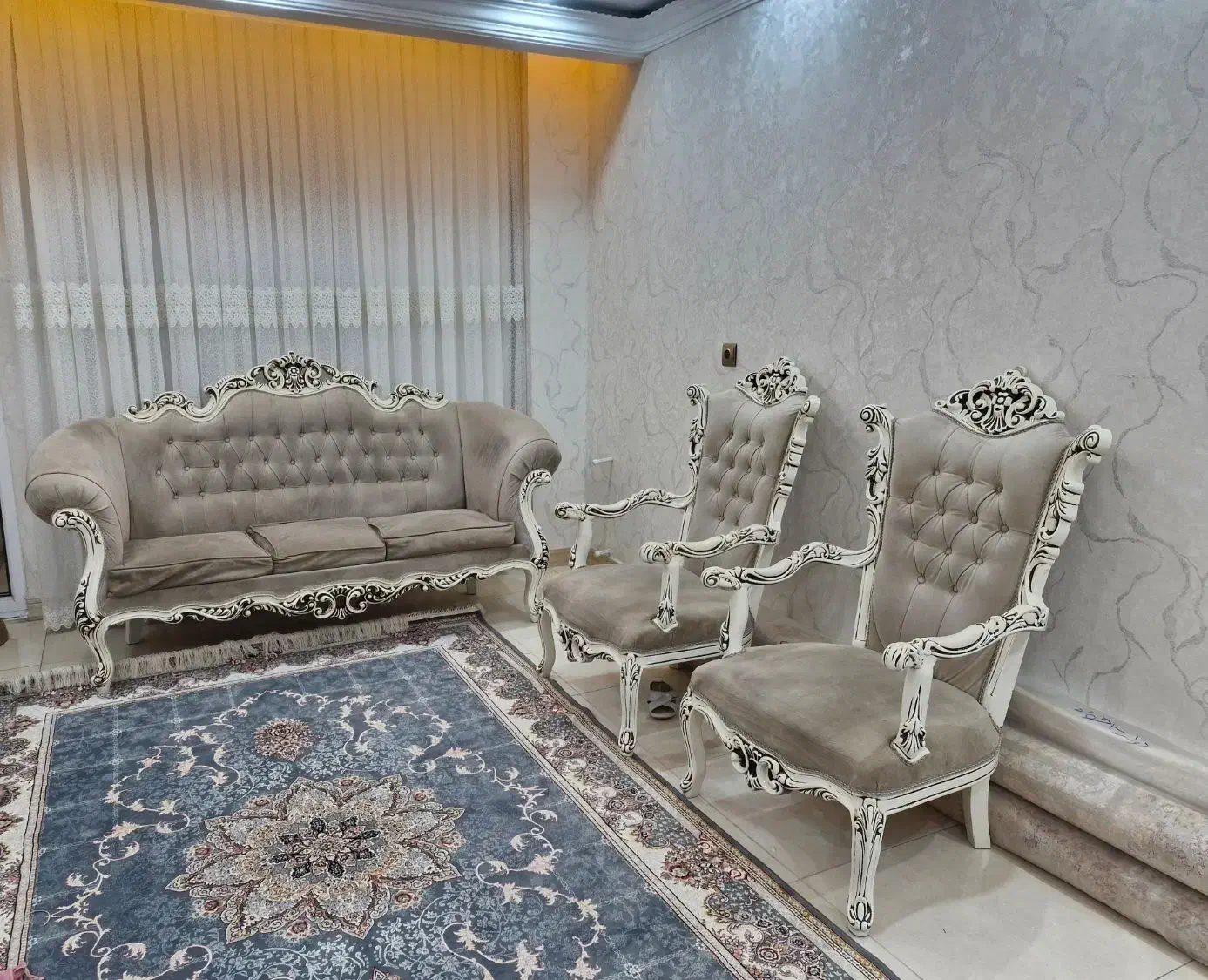 مبل کلاسیک ۷ نفره چوب راش گرجستان|مبلمان خانگی و میز عسلی|رباطکریم, رباطکریم|دیوار