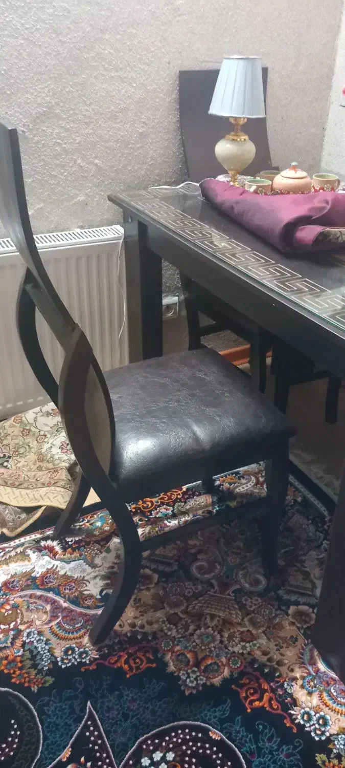 میز4نفرسالم وبدونه شکستگی.|میز و صندلی غذاخوری|ساوه, |دیوار