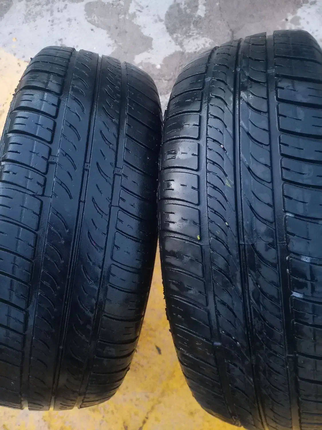 لاستیک رانا|قطعات یدکی و لوازم جانبی|رشت, پیرکلاچای|دیوار