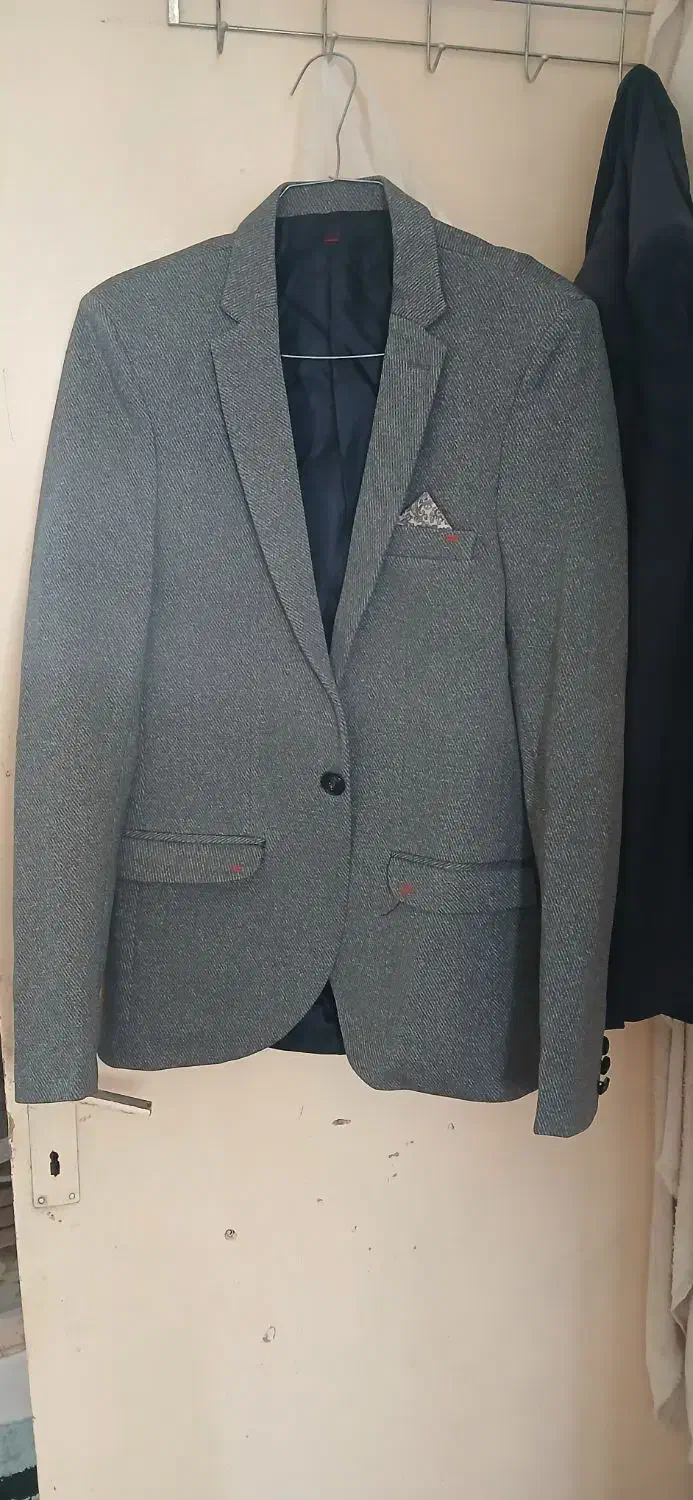 کت تک نو نو|لباس|بجستان, |دیوار