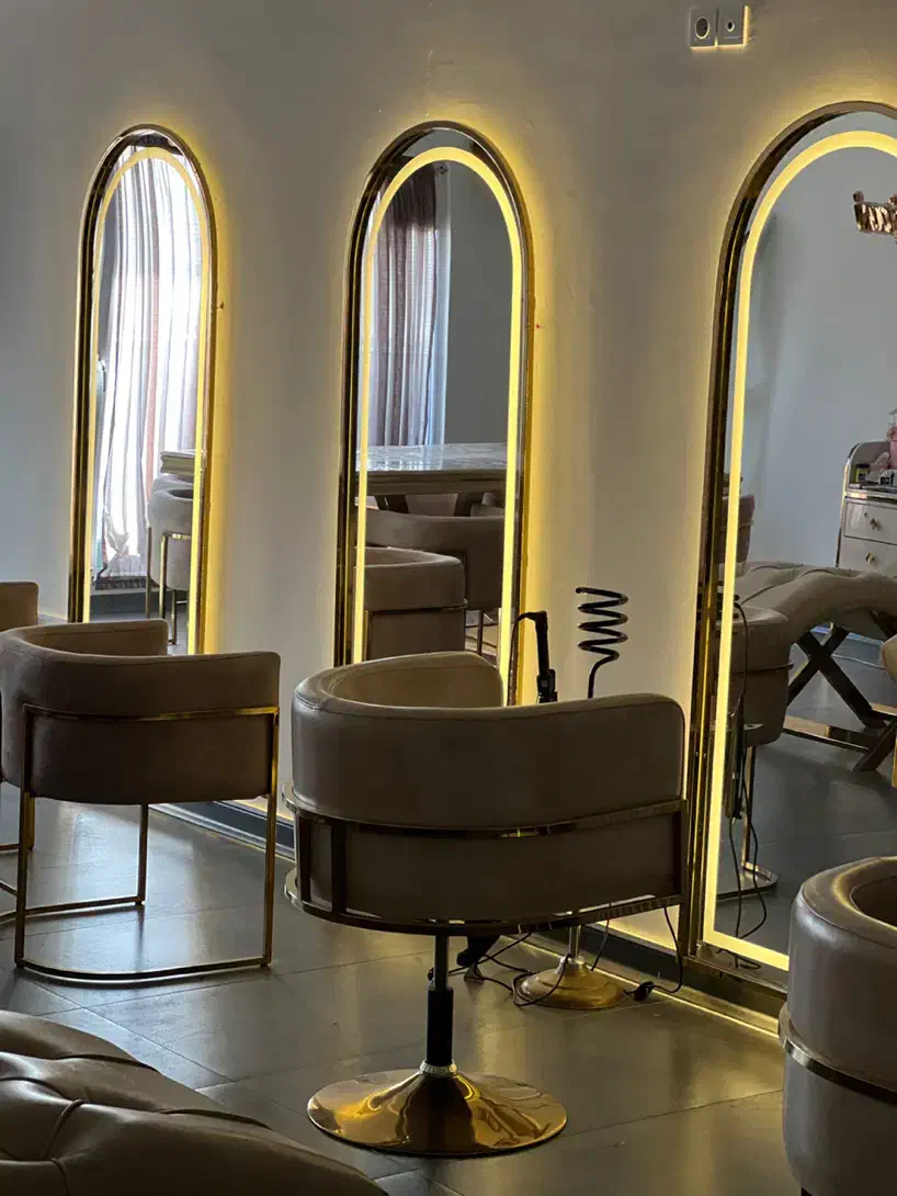 استخدام ناخن کار حرفه ای ( مژه کار و تتو کار )|استخدام درمانی، زیبایی، بهداشتی|فردیس, قریشی|دیوار