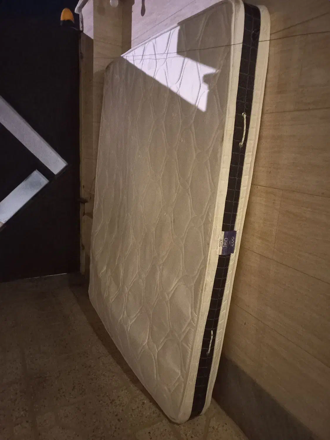 تشک دونفره فنری تمیز|تشک تختخواب|شاهینشهر, شهرک ردانی پور|دیوار