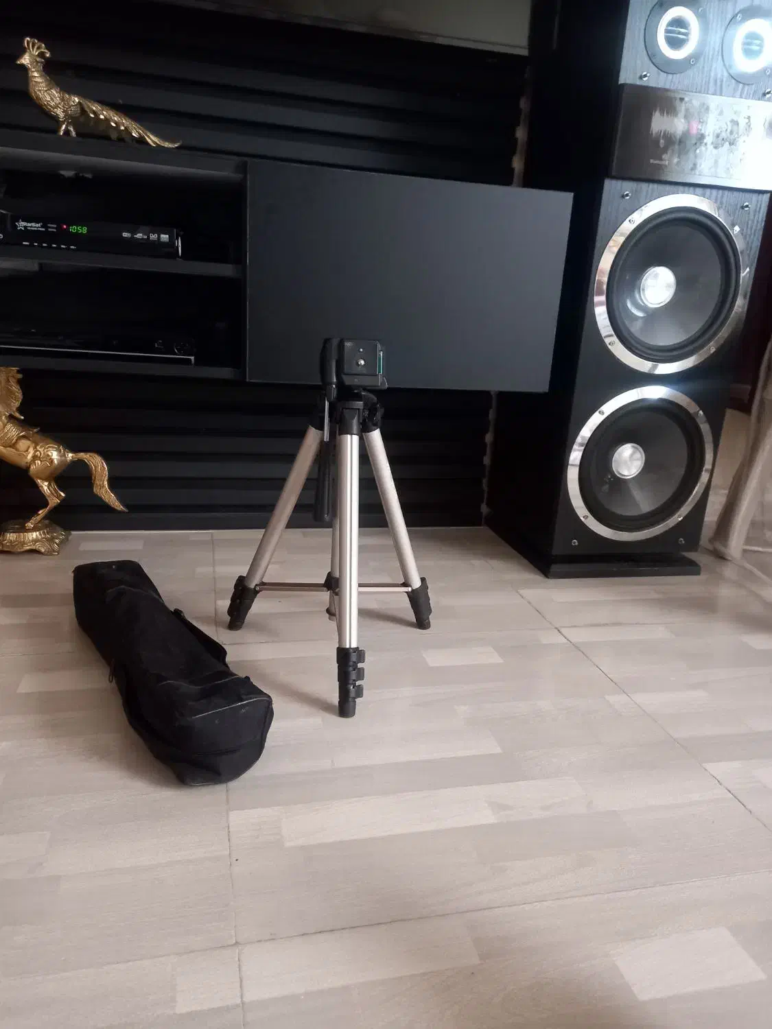 پایه دوربین|دوربین عکاسی و فیلم‌برداری|فردیس, فردیس|دیوار