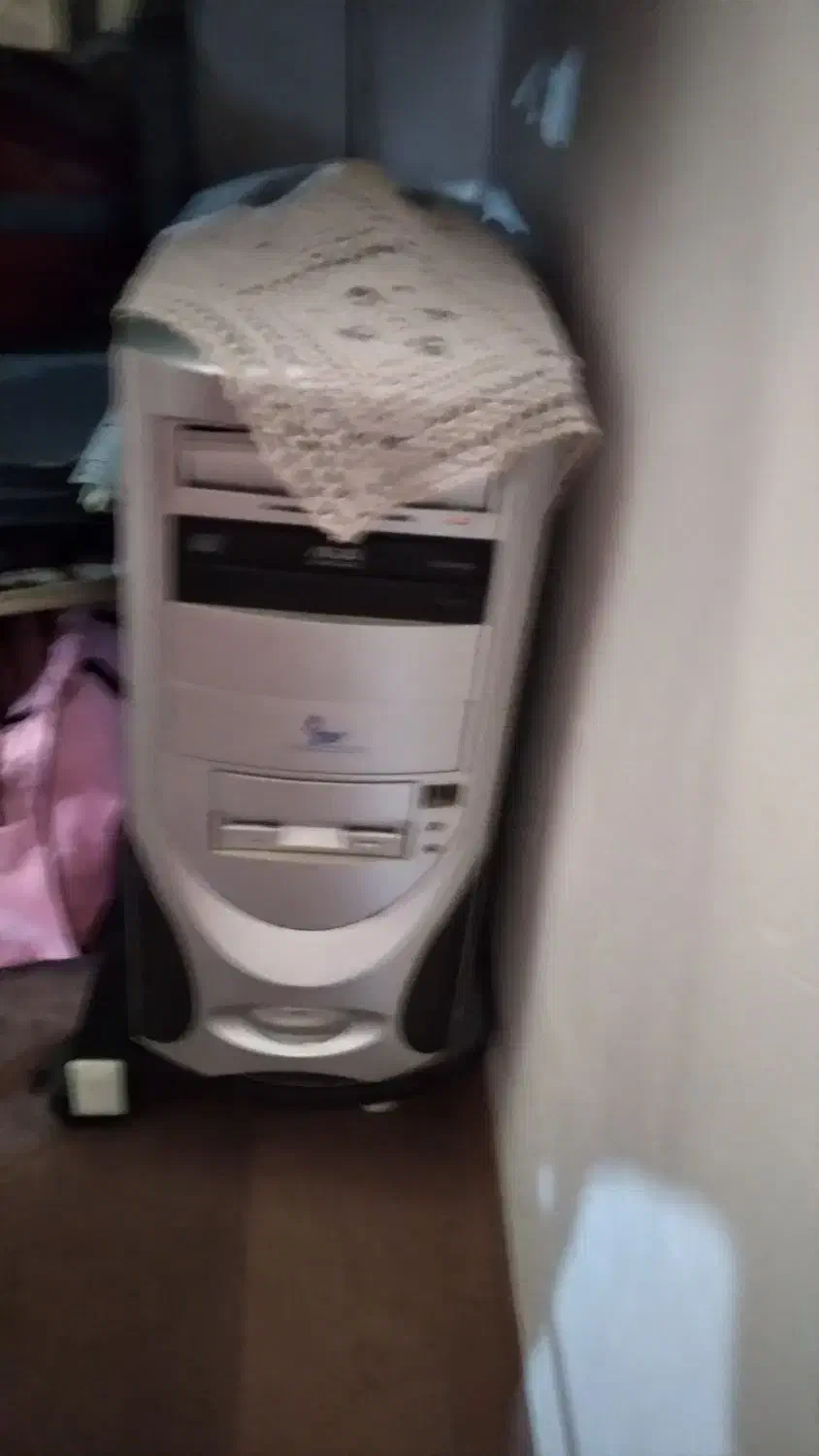 کامپیوتر خوب همراه با کیس صندلی خوب و باند هایش|رایانه رومیزی|مهاباد (آذربایجان غربی), |دیوار