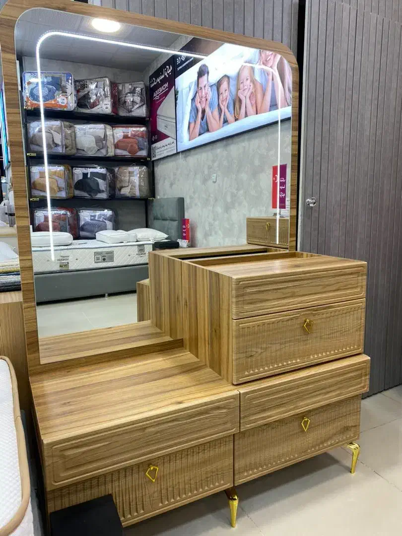 میز ارایش|مبلمان خانگی و میز عسلی|شاهین‌شهر, عطار|دیوار