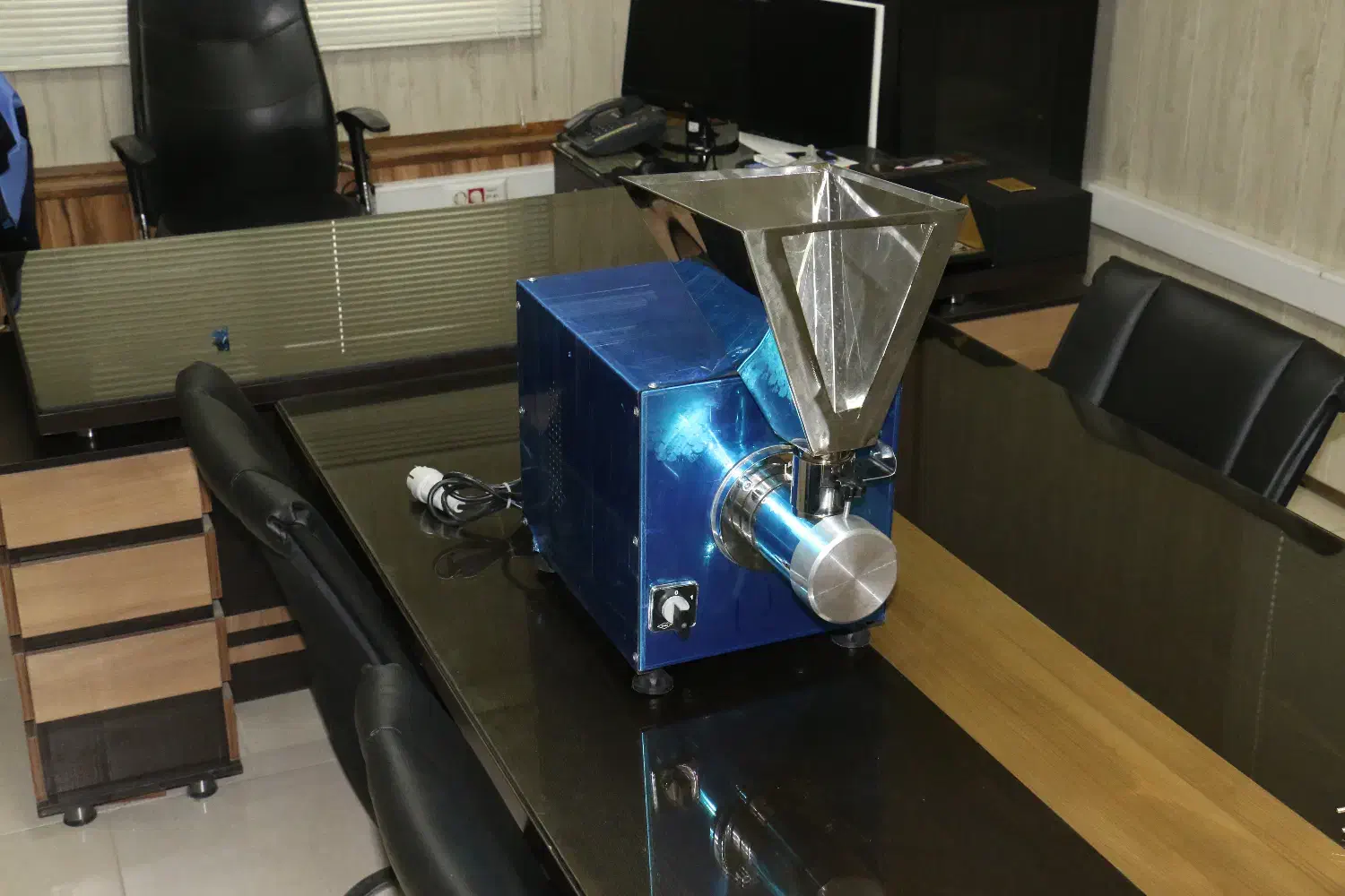 دستگاه کره گیر دامداری مشک برقی - مغزیجات 500|فروشگاه و مغازه|تهران, خاوران|دیوار