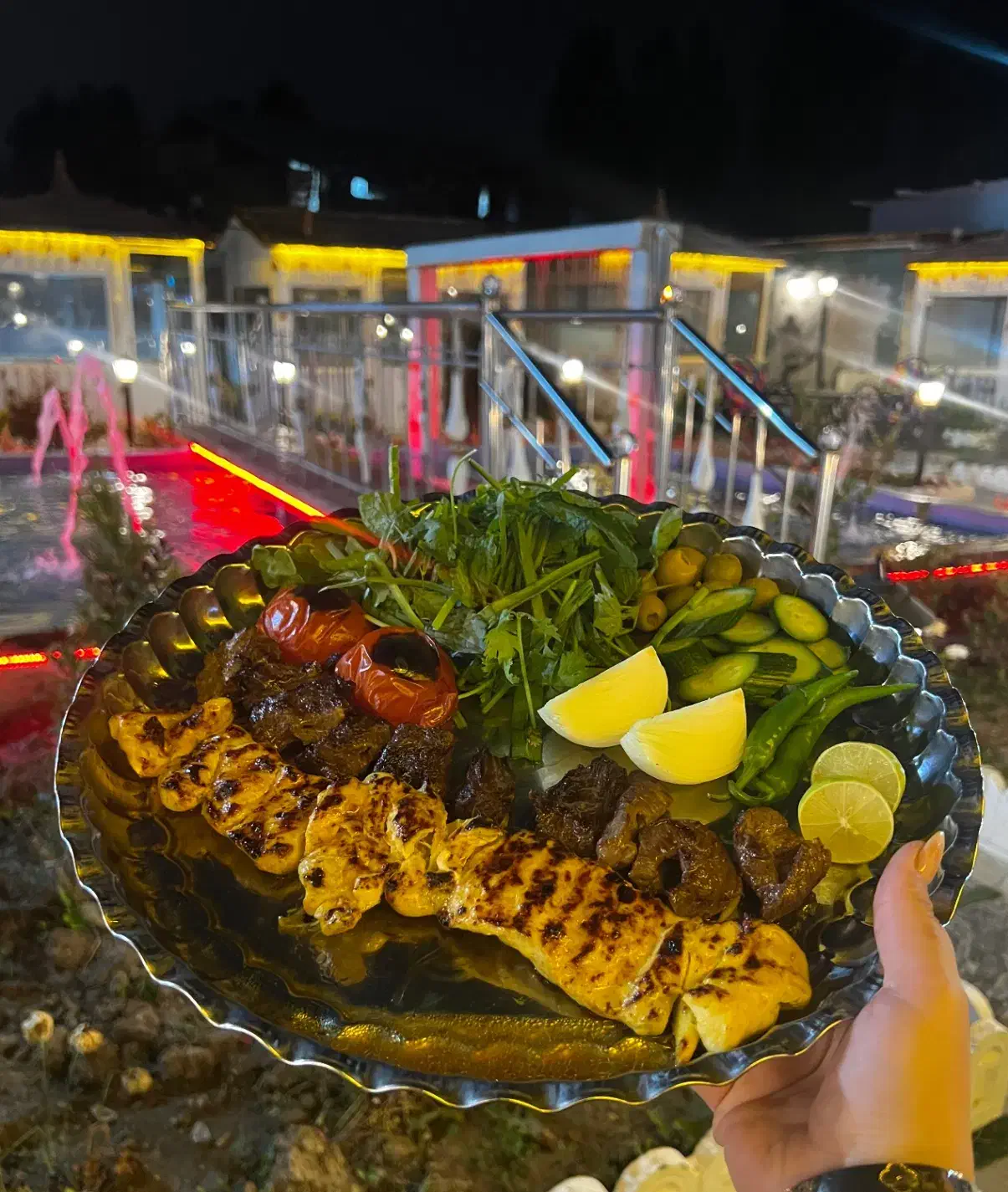 باغ کافه و رستوران زندگی|اجارهٔ مغازه و غرفه|اردبیل, |دیوار