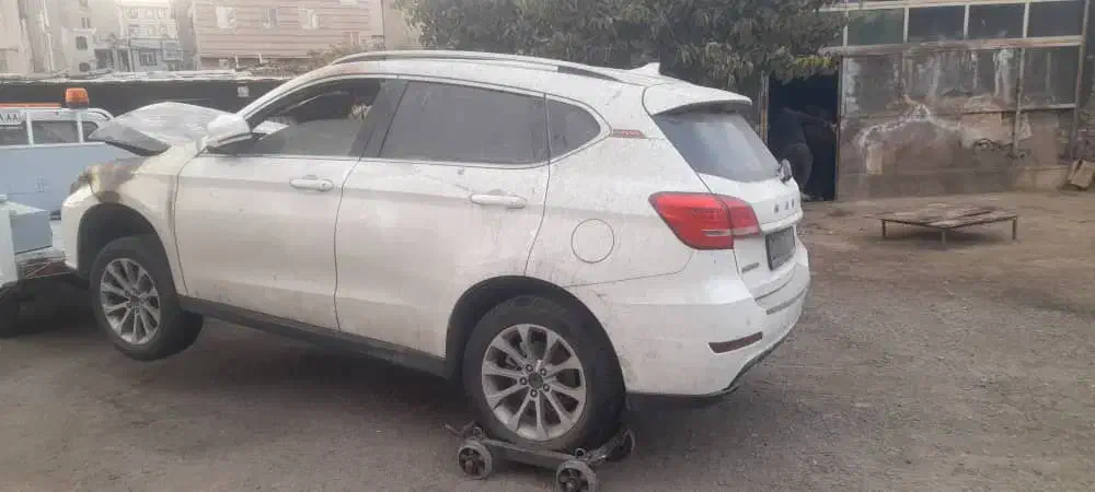 فروش معاوضه HAVAL هاوال سفید H2 ۱۳۹۷ تصادفی|خودرو سواری و وانت|تهران, شادآباد|دیوار