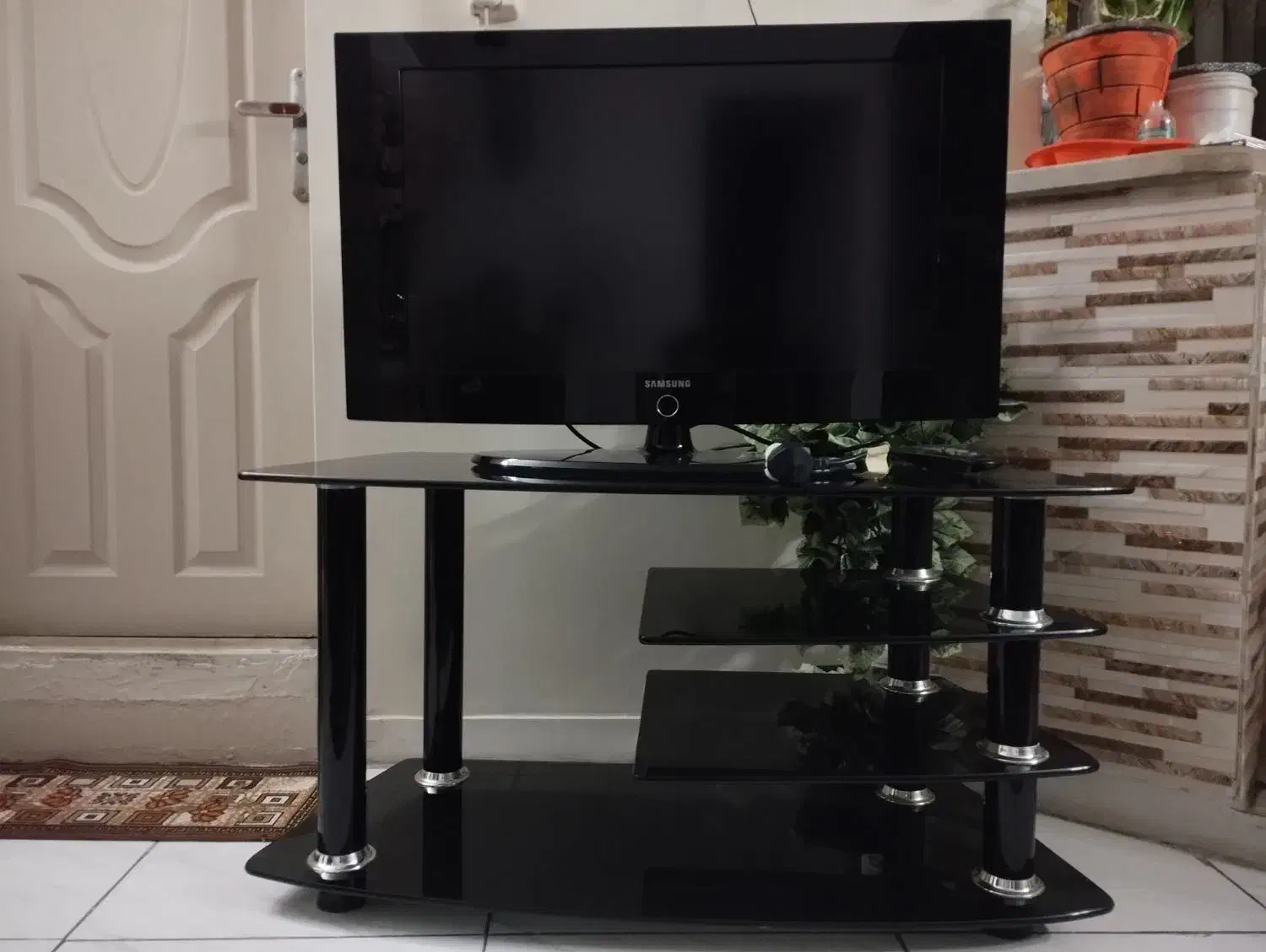 میز و تلویزیون سامسونگ ۳۸ اینچ|تلویزیون و پروژکتور|تهران, راه آهن|دیوار
