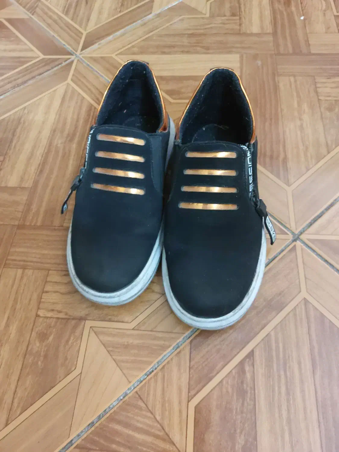 یک جفت کفش مشکی دخترانه راحتی|کیف، کفش، کمربند|کرمان, |دیوار