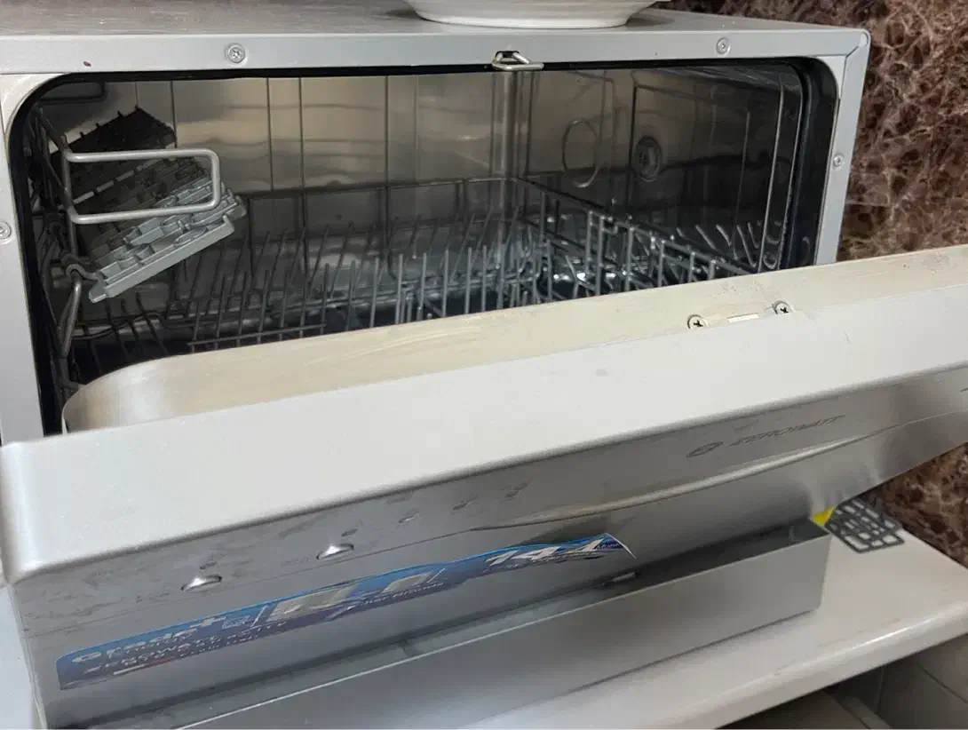 ماشین ظرفشویی زیرووات ایتالیایی|ماشین ظرفشویی|ملایر, |دیوار