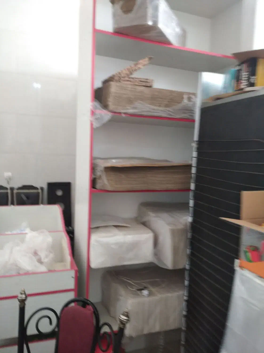 کابینت سالم و نو|کتابخانه، شلف، قفسههای دیواری|زند, |دیوار