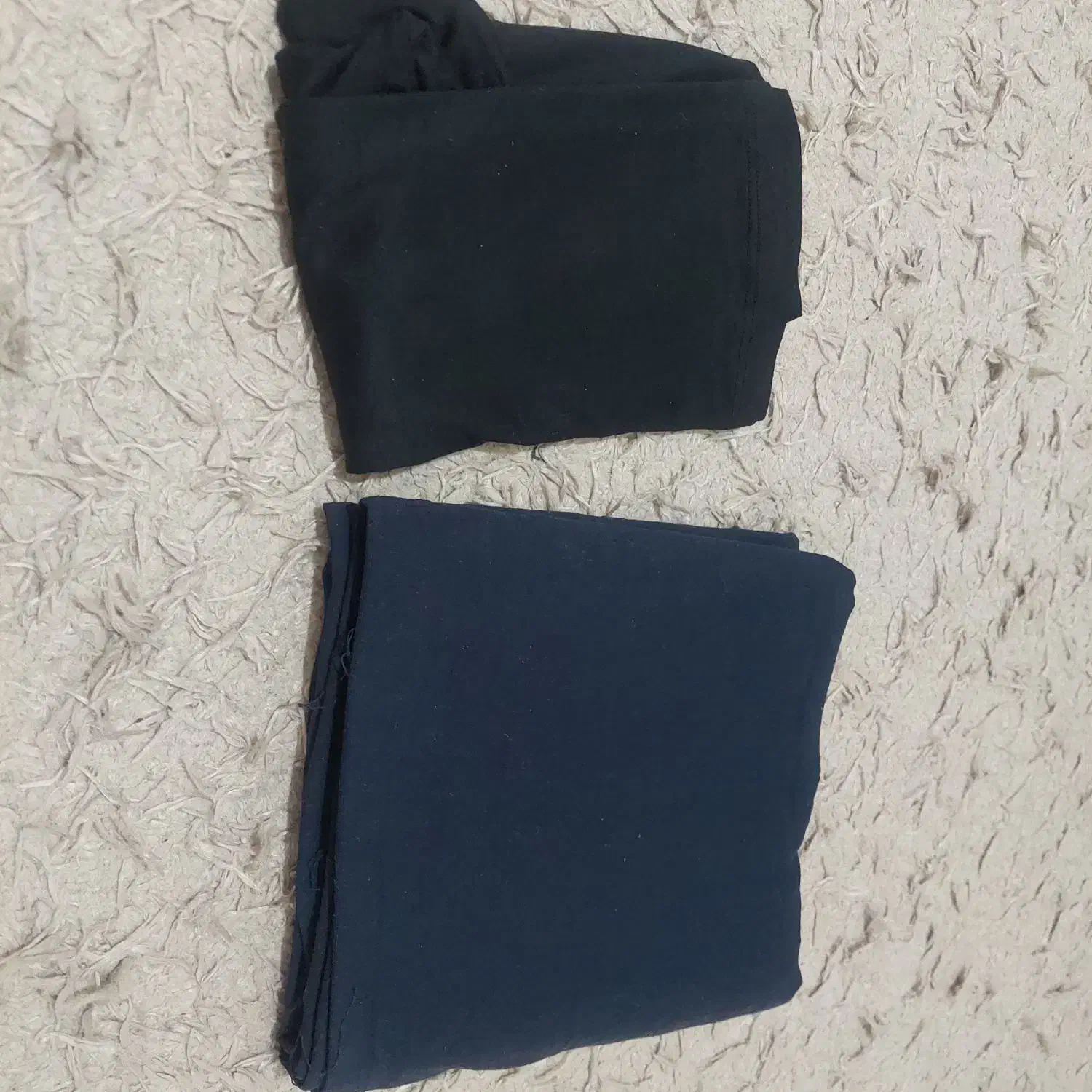 تعدادی وسیله|لباس|شاهین‌شهر, عطار|دیوار