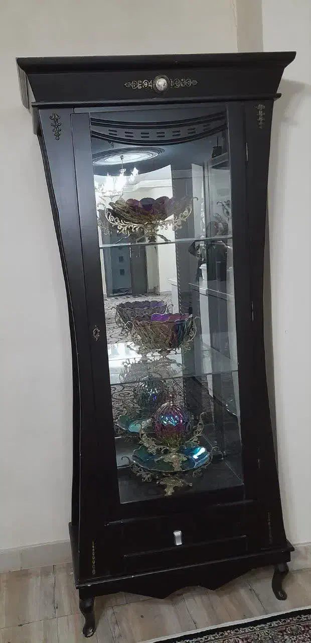 بوفه چوبی تمیز رنگ قهوه ای|بوفه، ویترین، کنسول|محمودآباد, |دیوار