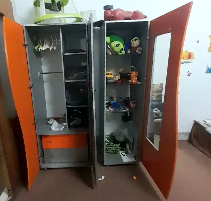 تخت و کمد|تخت و سرویس خواب|قم, قلعه عموحسین|دیوار