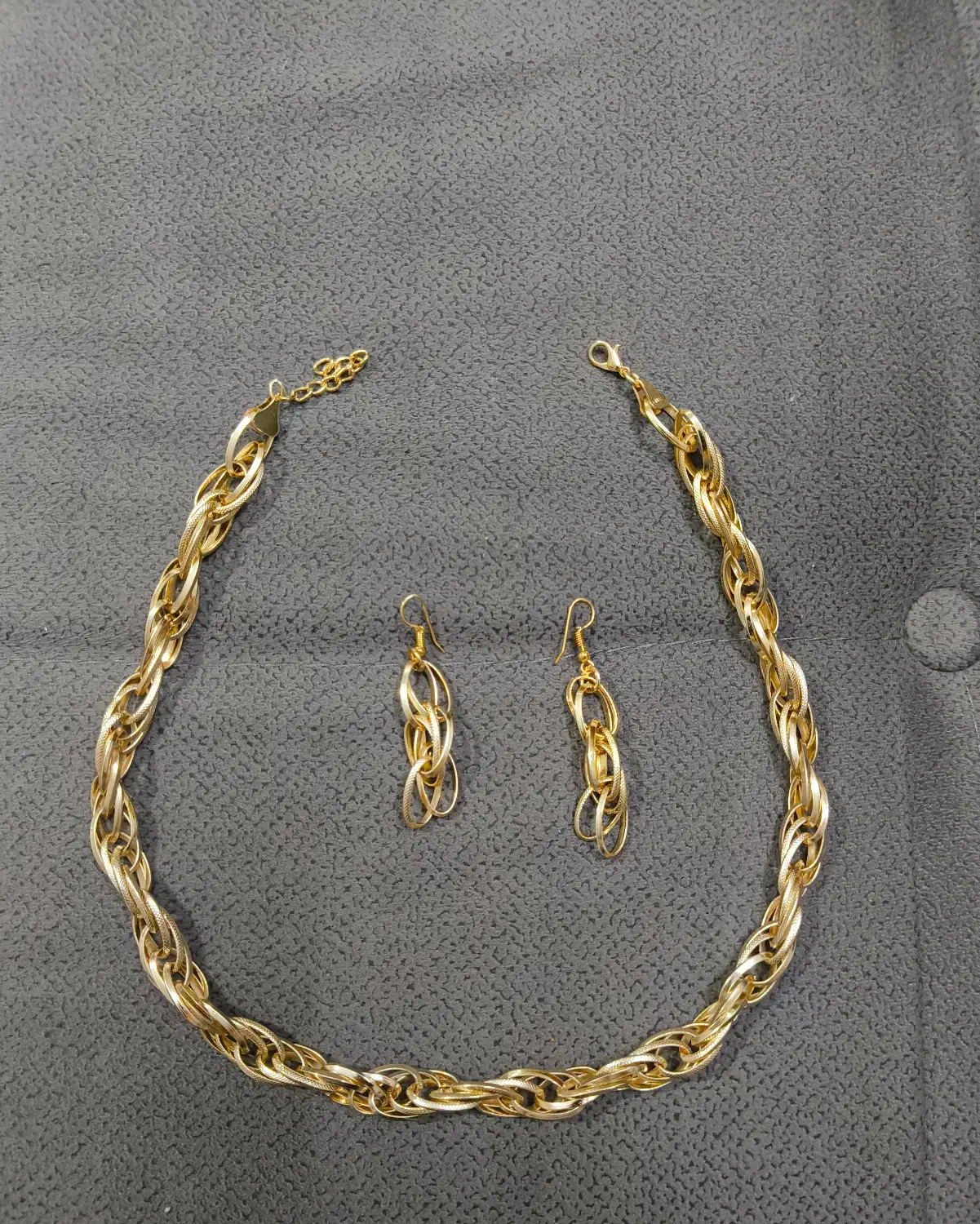 ست گردنبند و گوشواره|بدلیجات|شیراز, هفت تنان|دیوار