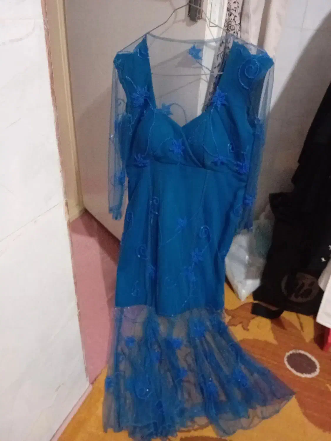 پیراهن مجلسی|لباس|مراغه, |دیوار