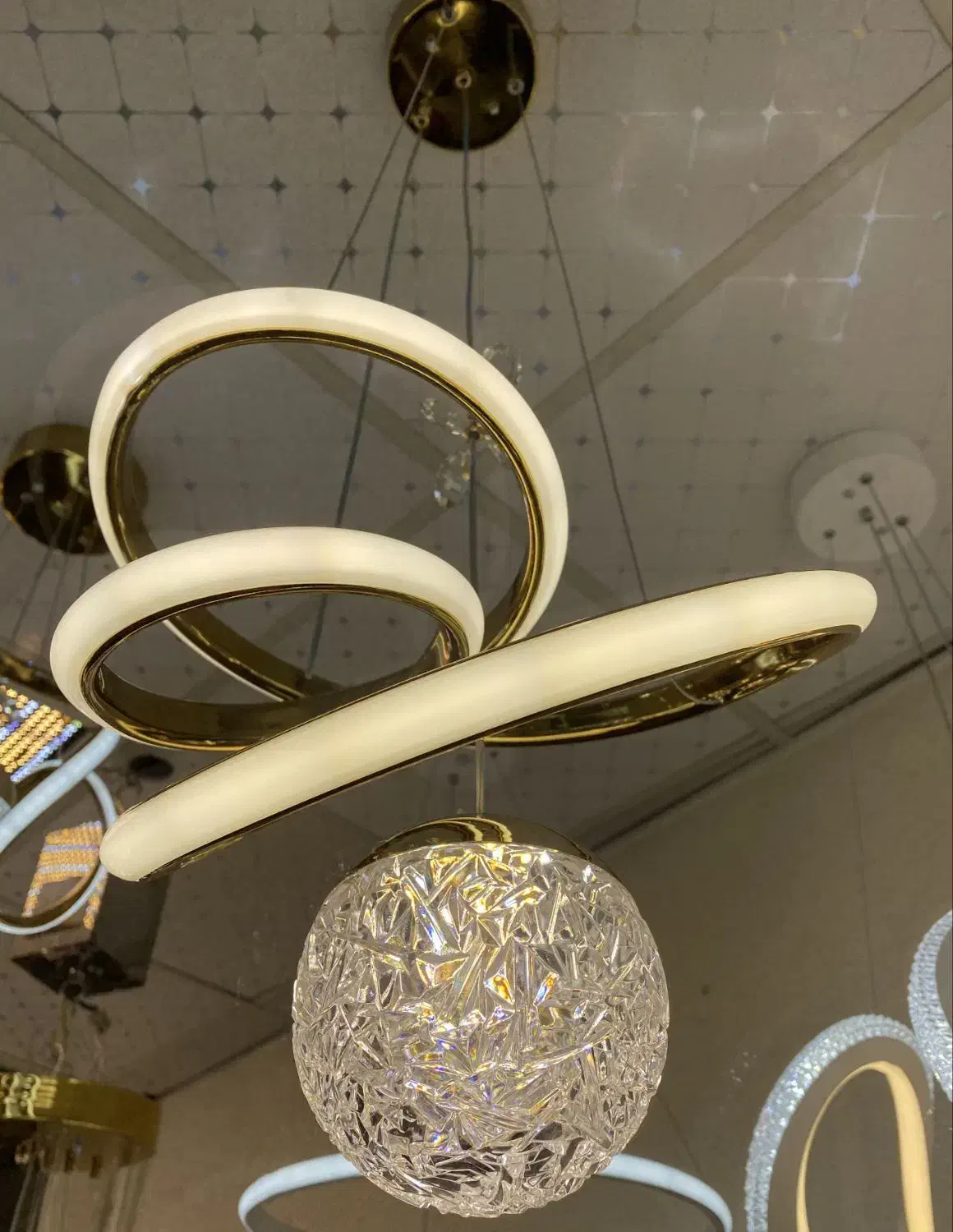 لوستر مدرن وارداتی (کیفیتساختبالا،بدنهمقاوم)|لوستر و چراغ آویز|تهران, امام زاده حسن|دیوار