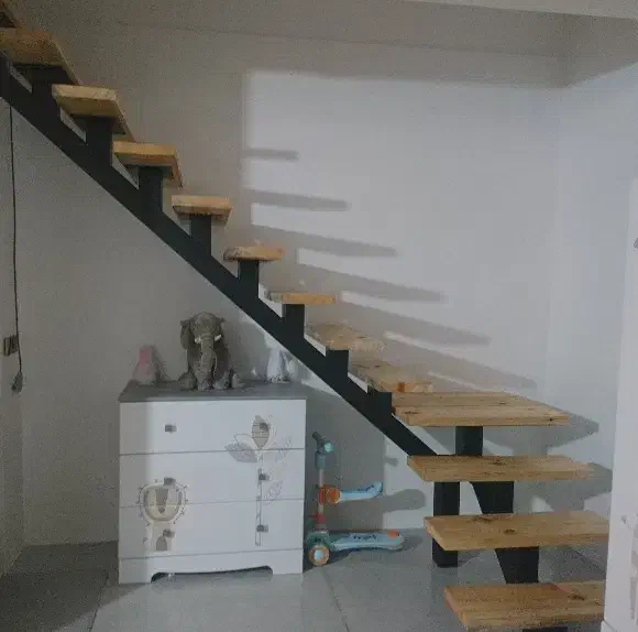 پله مدرن با چوب و فلز|خدمات پیشه و مهارت|قزوین, |دیوار