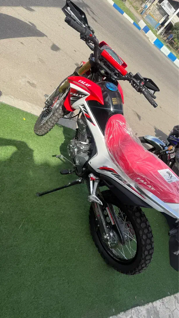 تریل فلاتcrf200مدل۱۴۰۴|موتورسیکلت|لیسار, |دیوار