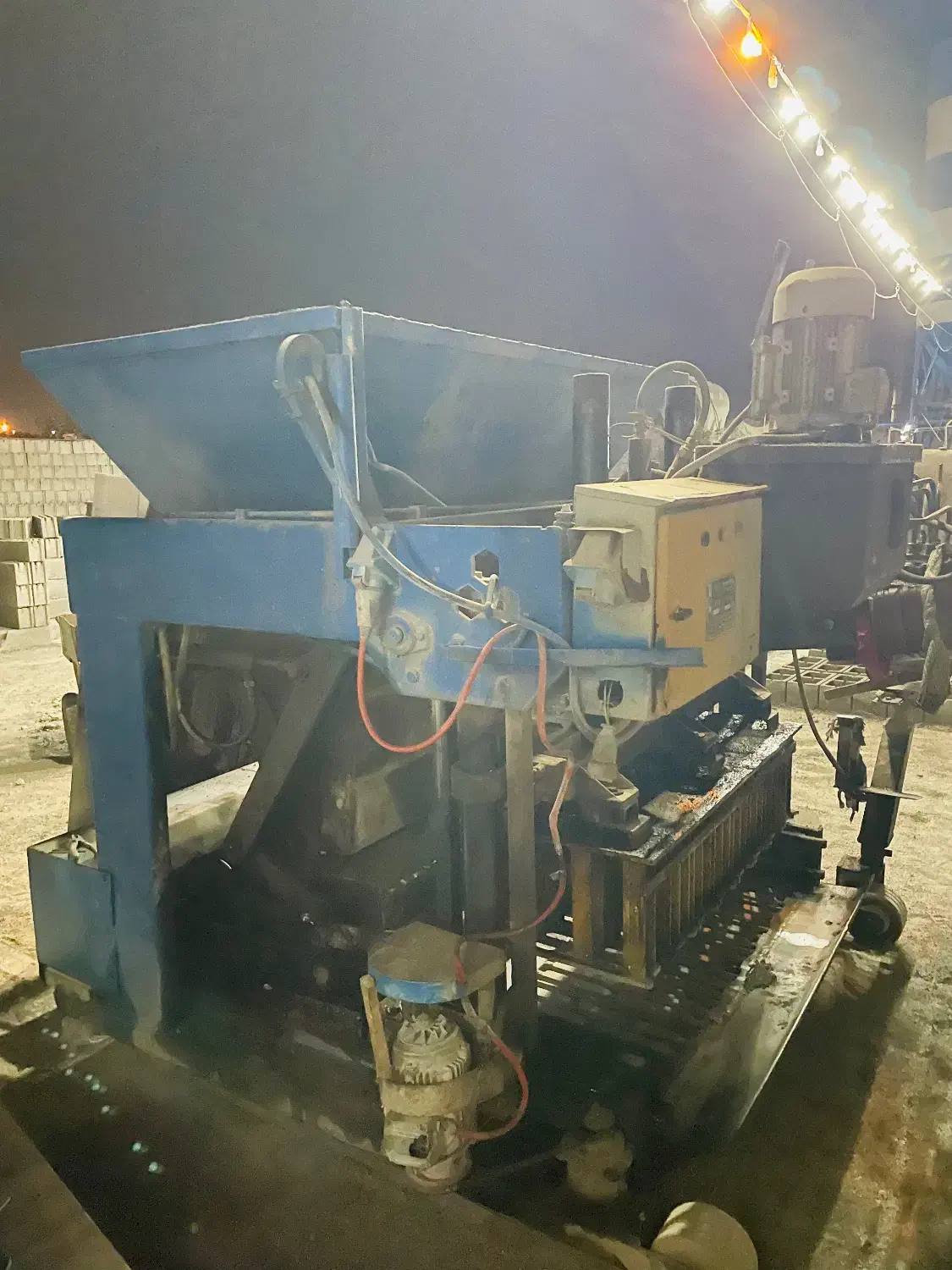 فروش دستگاه بلوک زنی تمام اتومات تیام|ماشینآلات صنعتی|یزد, |دیوار