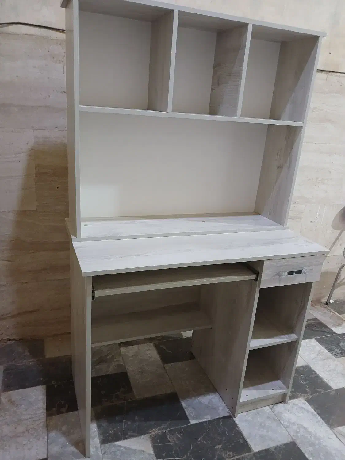 میز کامپیوتر|میز تحریر و کامپیوتر|قرچک, زیبا شهر|دیوار