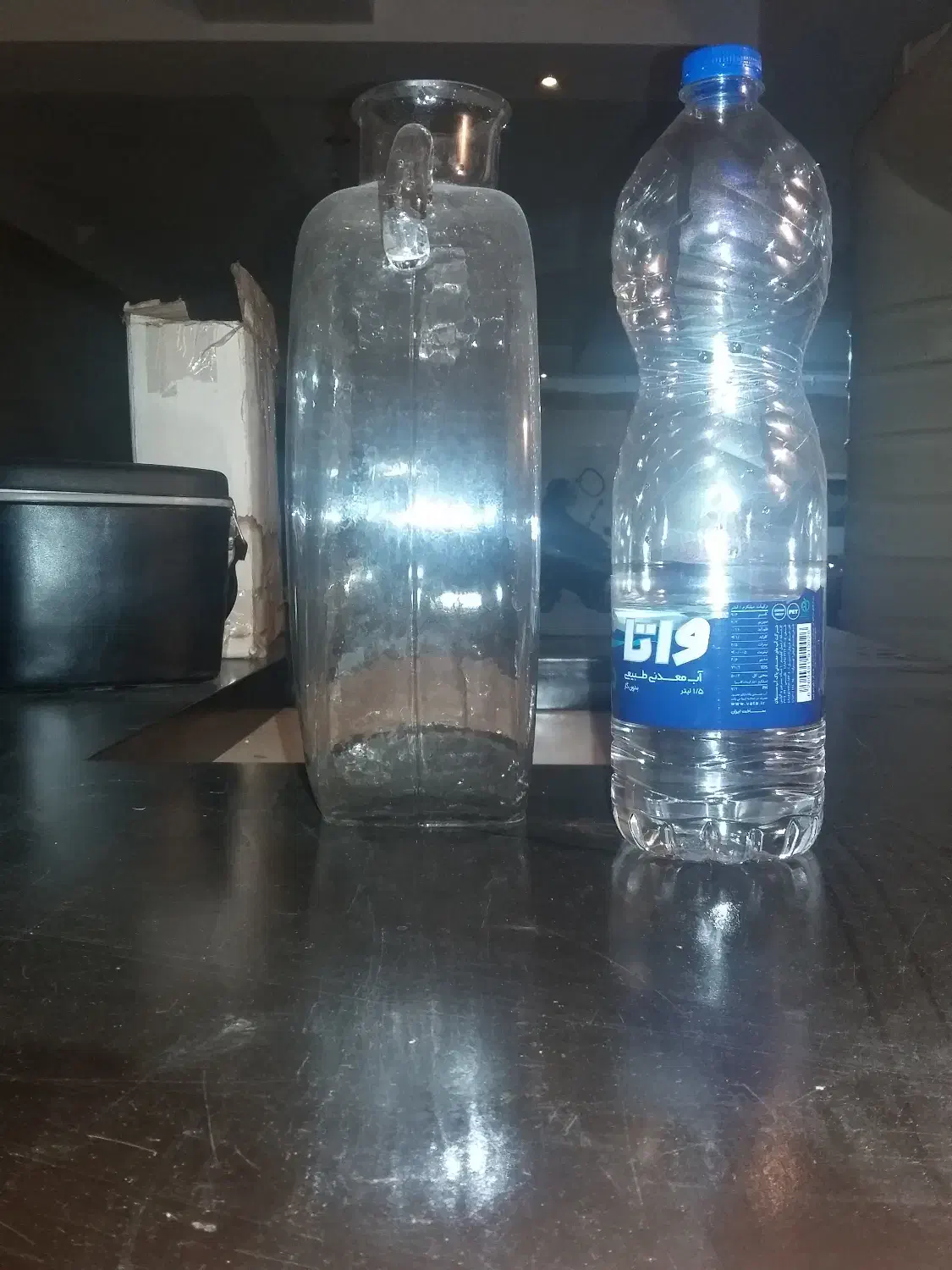 2عدد ظرف یا گلدان شیشه ای|صنایع دستی و سایر لوازم تزئینی|تهران, زرکش|دیوار