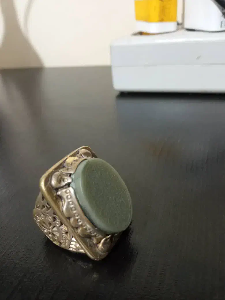 انگشتر نگین یشم|جواهرات|صدرا-فارس, فاز ۱|دیوار