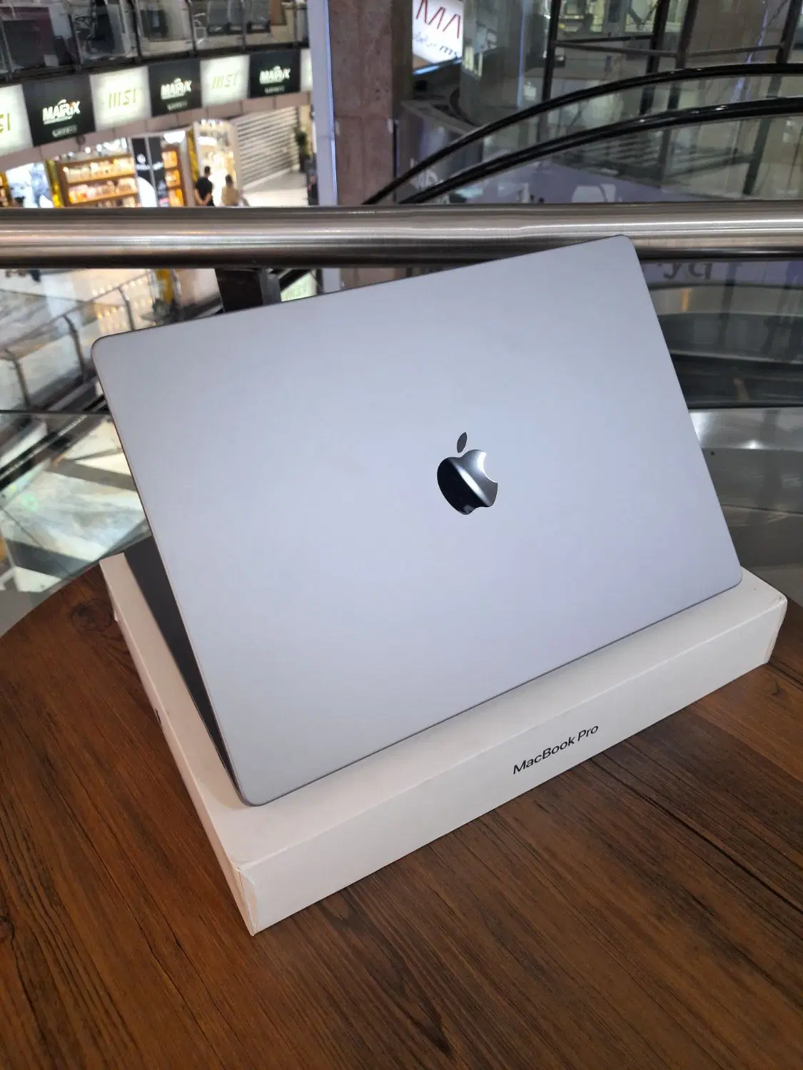 مک بوک MACBOOK PRO M1 PRO 16INCH رم 16GB بدون نقطه|رایانه همراه|تهران, جردن|دیوار