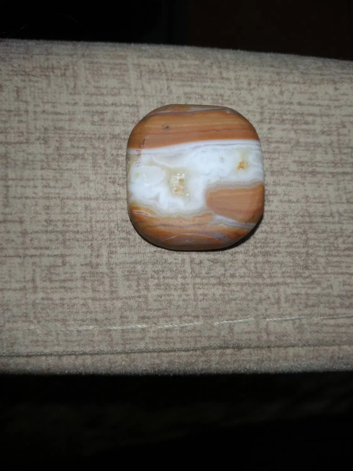 سنگ سلیمانی|کلکسیون اشیاء عتیقه|ایذه, |دیوار