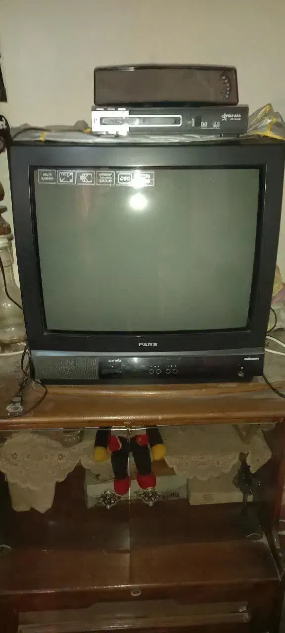 تلویزیون ۲۱ سالم کارتن دار با میز|تلویزیون و پروژکتور|ملایر, |دیوار