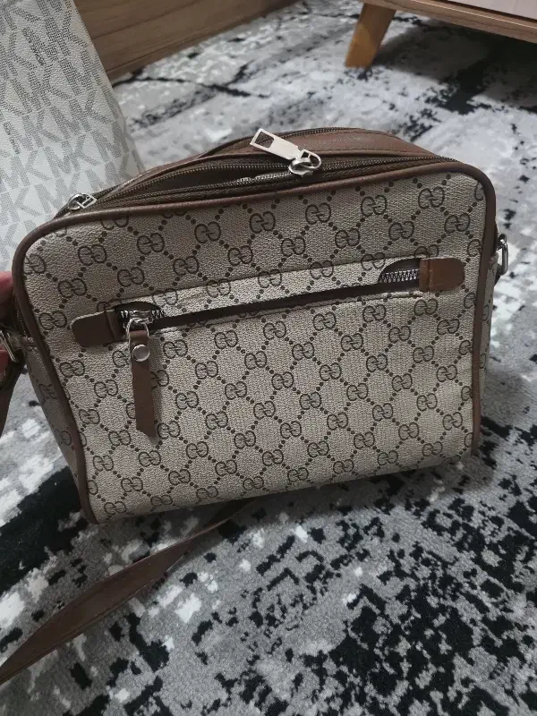 کیفا در حد نو|کیف، کفش، کمربند|مشهد, کارمندان دوم|دیوار