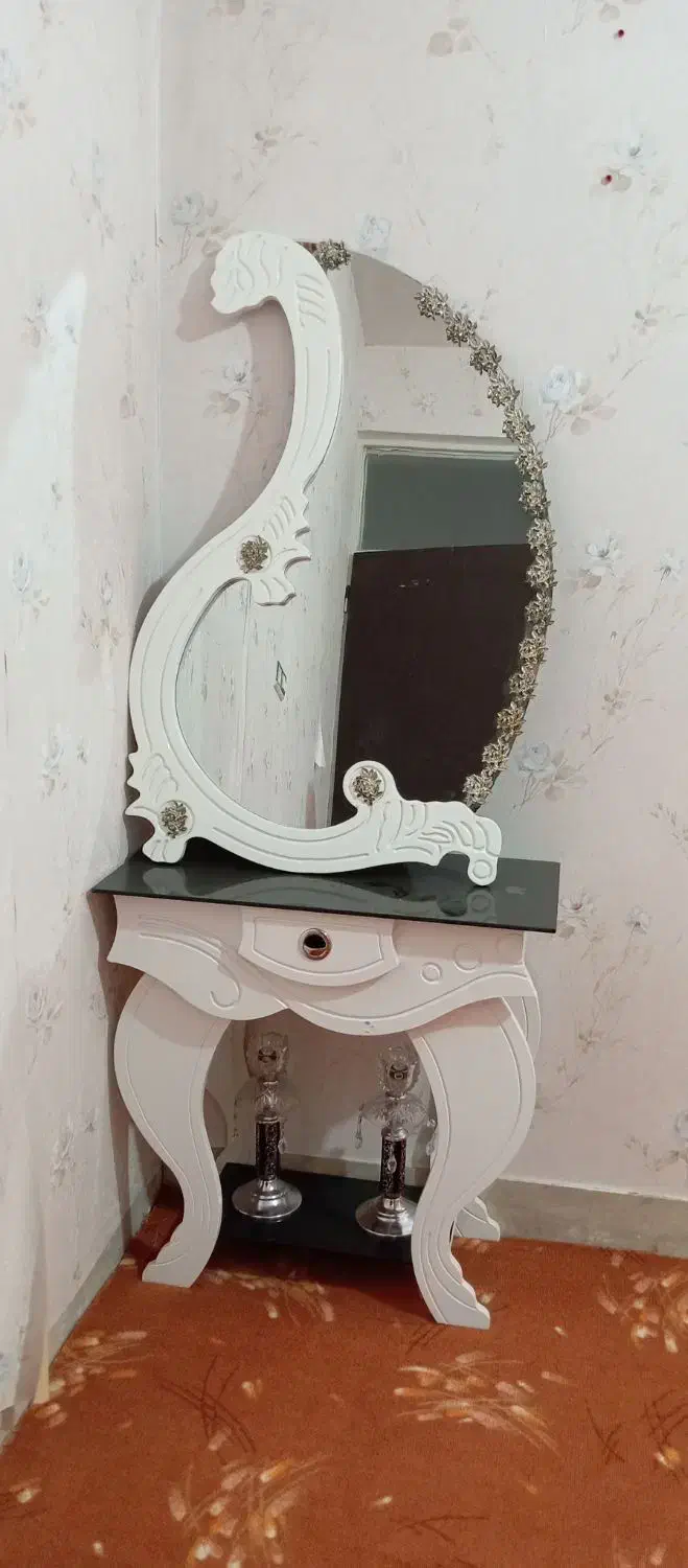 آیینه و شمعدان|آینه|ابهر, |دیوار