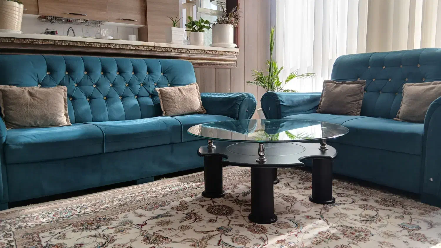 مبلمان راحتی ۵ نفره + میز وسط|مبلمان خانگی و میز عسلی|کرج, شهرک امام رضا (ع)|دیوار