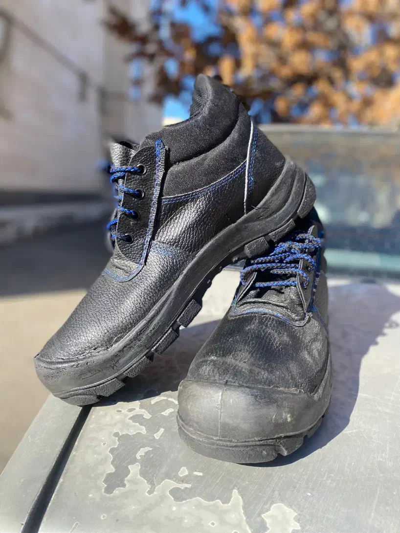 کفش کار نسوز|کیف، کفش، کمربند|نقده, |دیوار