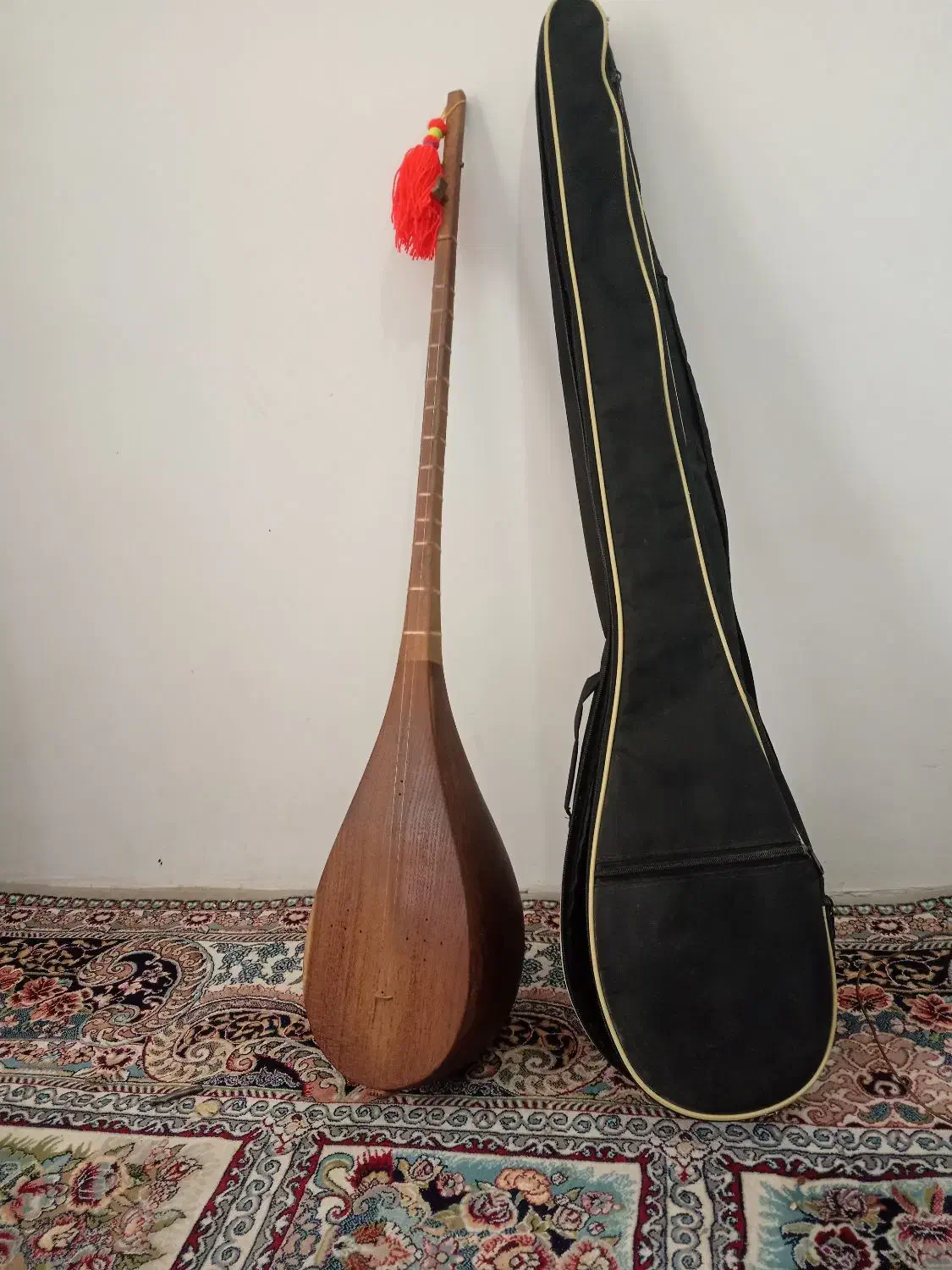 دوتار|سازهای سنتی|شیروان (خراسان), |دیوار