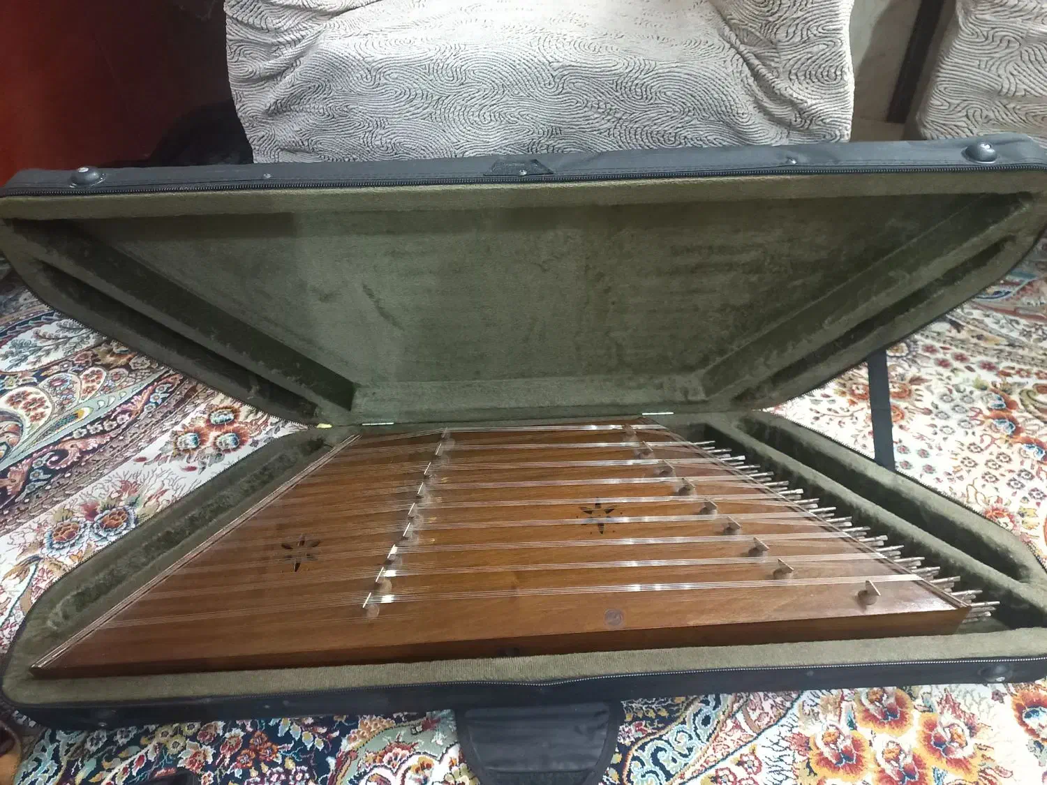 سنتور موسوی|سازهای سنتی|قرچک, میرزائی جنوبی|دیوار