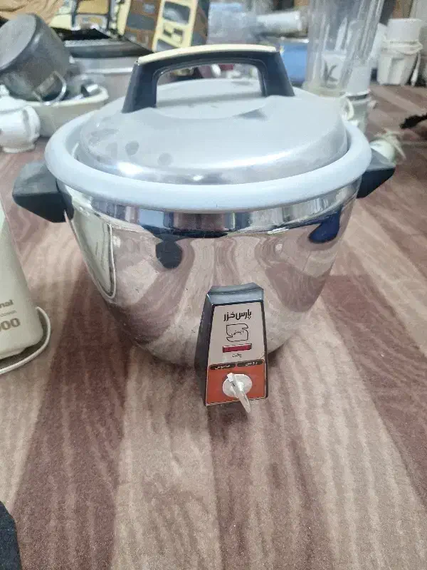 پلوپز|سایر لوازم برقی|فولادشهر, B4|دیوار