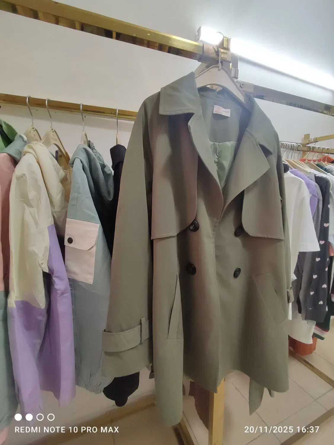 مزون سرخابی  شعبه ۲ پرند میدان استقلال|لباس|پرند, فاز ۲|دیوار