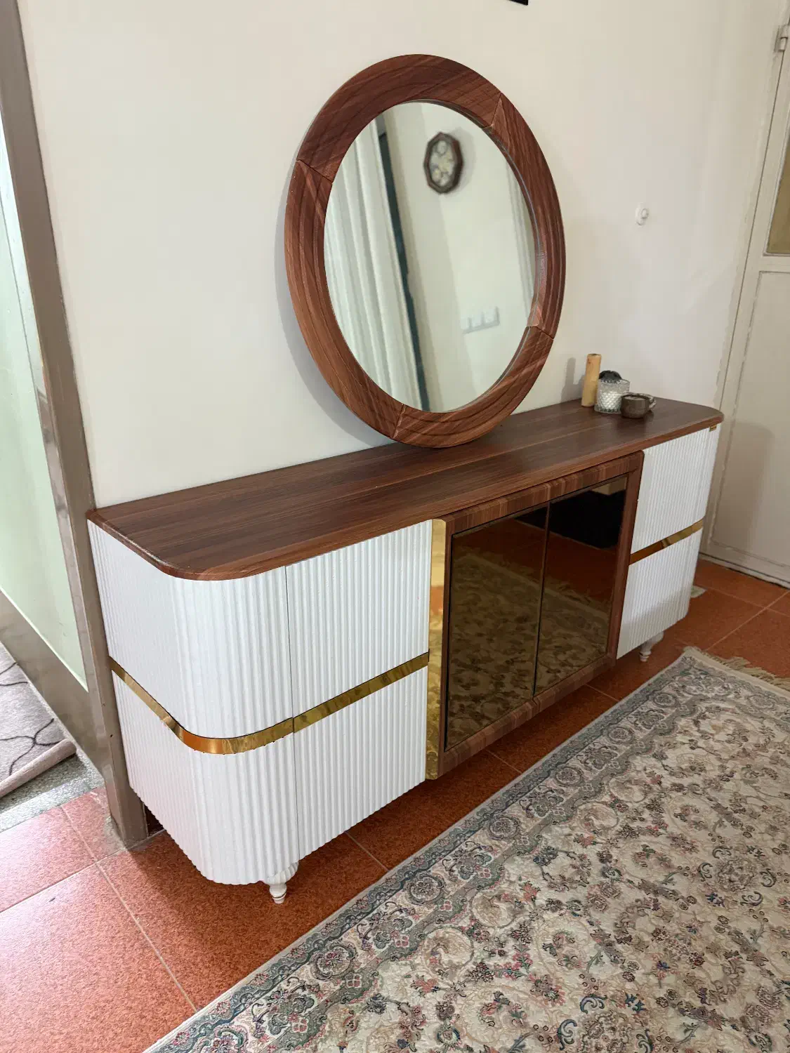 کنسول|بوفه، ویترین، کنسول|قیروکارزین, |دیوار