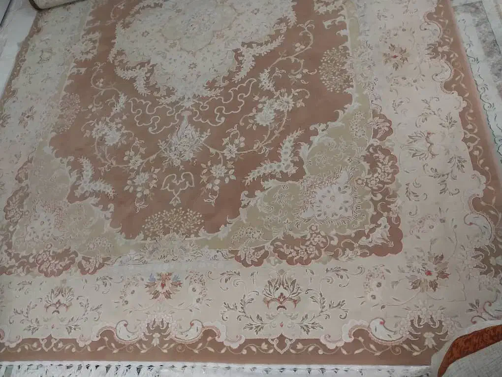 یک تخته فرش ۹ متری ۷۰۰ شانه شسته شو|فرش|چالوس, |دیوار