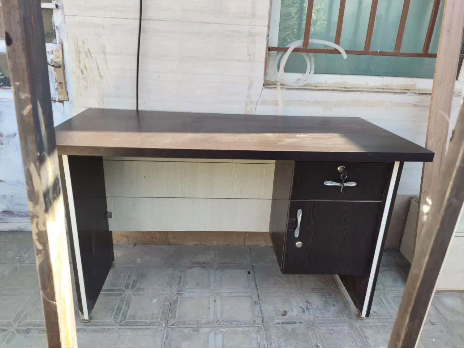 میز اداری و تابلو|دفتر کار|شیروان (خراسان), |دیوار